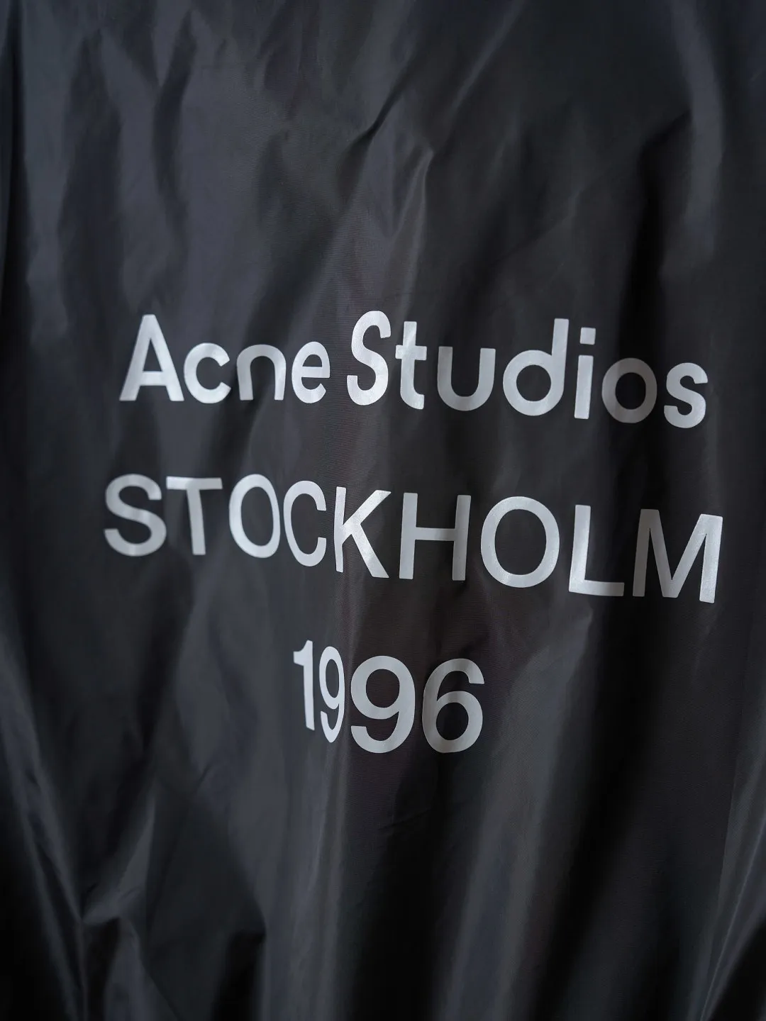 [Real auction] Acne Studios letter logo technical fabric zipper jacket [In Stock] 42 44 46 48 Purchased and developed by Authentic 5500, cotton and nylon blended technical fabric, customized rayon LOGO jacquard, reflective printing, high temperature pre-shrinking, customized 1:1 buttons, customized 1:1 trademark, fitted version